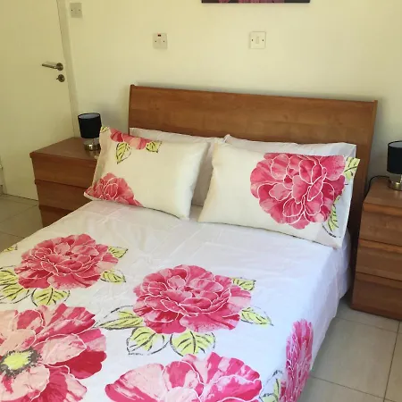 Poolside 2 Bedroom Apt, Riviera, Universal Area Διαμέρισμα Πάφος